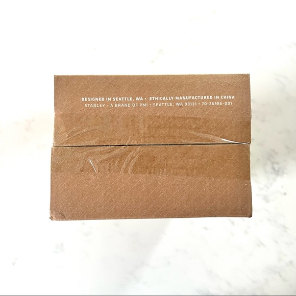 New In Box Stanley 40oz *SILT* ADVENTURE QUENCHER TRAVEL TUMBLER - Picture 5 of 7